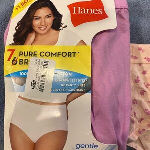 Hanes womens Tagless briefs -size 8